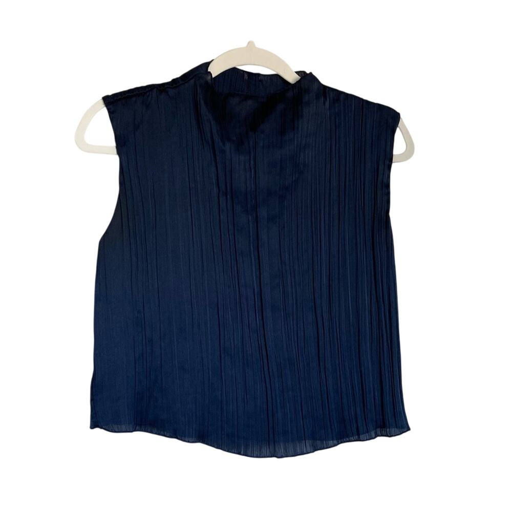Abercrombie & Fitch Preppy Chic Pleated Minimal Modern Boxy Fit Sleeveless Top